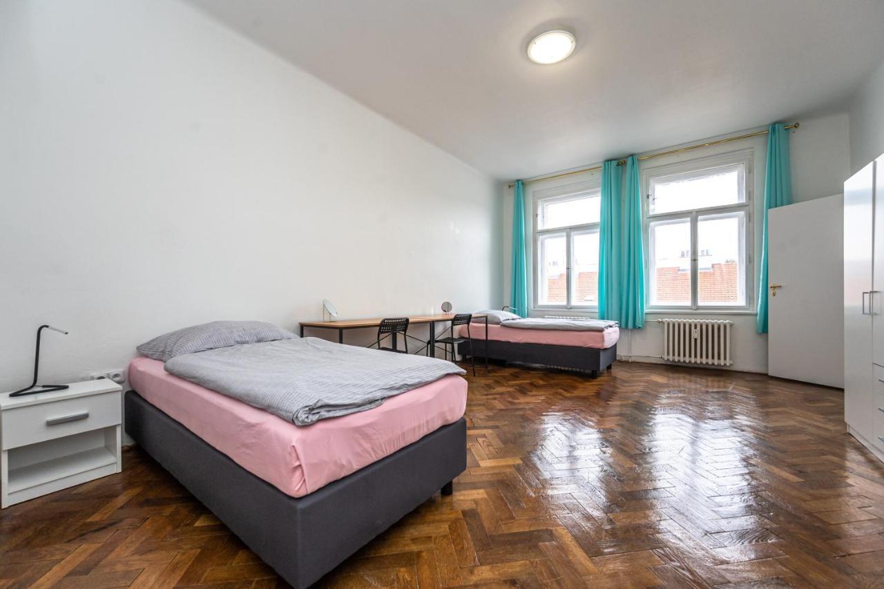 Apartments Safarikova 18 Prague Exterior photo